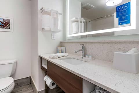 Hampton Inn & Suites Louisville East — photo 6