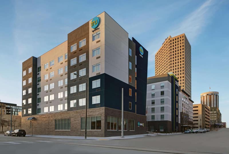 Tru By Hilton Milwaukee Downtown, WI — building