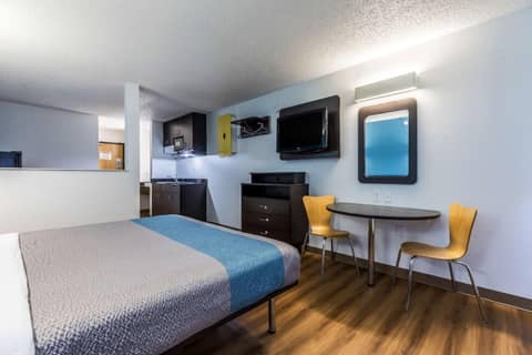 Motel 6-Indianapolis, IN - Southport — photo 3