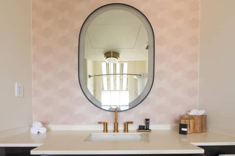 La Concha Key West, Autograph Collection — bathroom