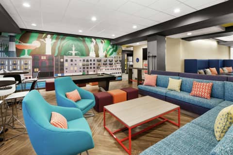 Tru By Hilton Savannah Midtown — photo 9