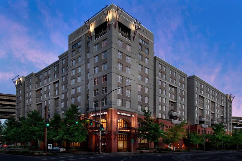 Residence Inn Portland Downtown/RiverPlace — building