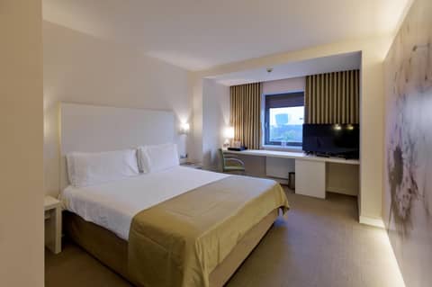 Ramada Plaza by Wyndham Bucharest Convention Center — photo 6