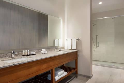 Embassy Suites By Hilton Sarasota — photo 9