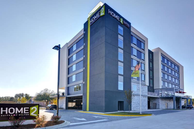Home2 Suites By Hilton Savannah Midtown, Ga — building