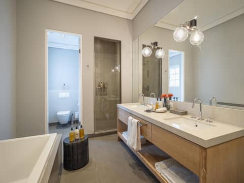 AtholPlace Hotel & Villa — bathroom
