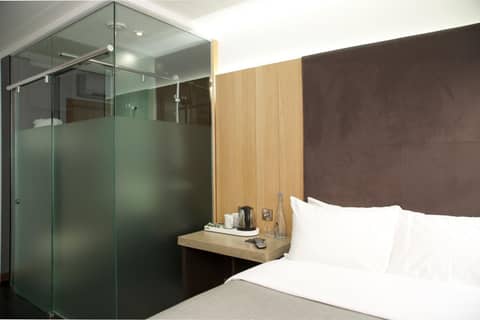 The Z Hotel Piccadilly — hotel room