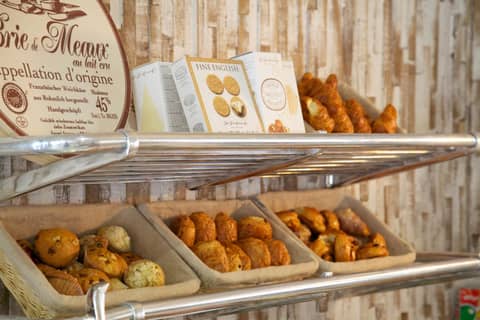The Z Hotel Piccadilly — breakfast buffet