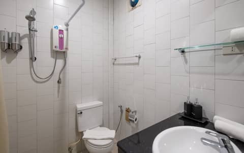 Lokal Phuket — bathroom