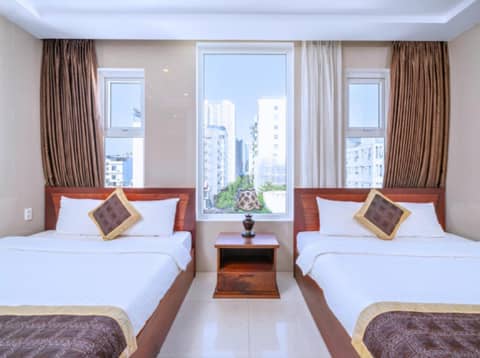 Dubai Hotel — hotel room