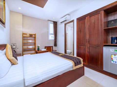Dubai Hotel — hotel room