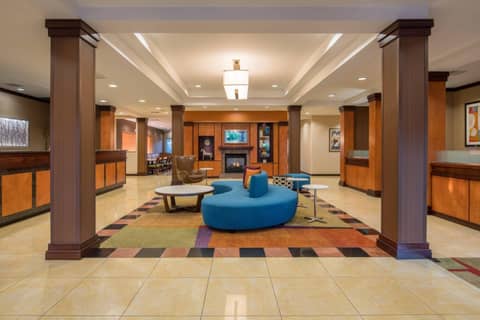 Fairfield Inn & Suites by Marriott Portland North — recepcion & lobby