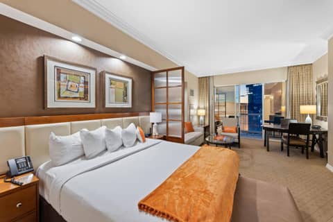 Lucky Gem Penthouse & Luxury Suites at MGM Signature Resort Balcony Strip View 1607 — hotel room