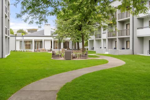 Courtyard Detroit Metro Airport Romulus — photo 4