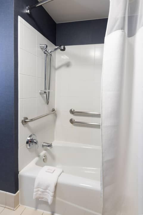 Residence Inn by Marriott Washington, DC National Mall — bathroom