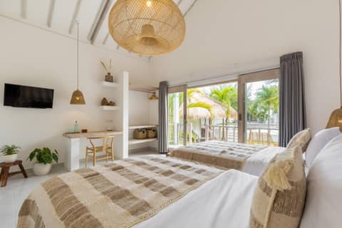 Jepun Sari Uluwatu — hotel room