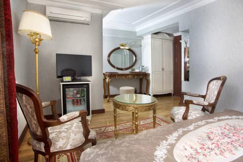 Best Western Empire Palace Hotel & Spa — hotel room