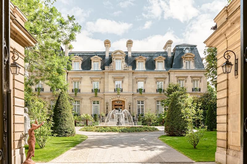 Saint James Paris - Relais & Chateaux — building