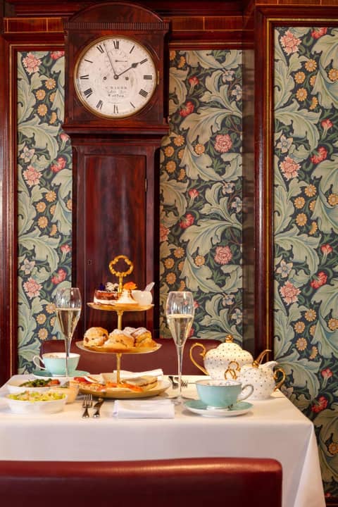 Radisson Blu Hotel, London Bond Street — breakfast buffet