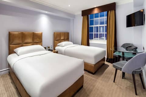 Radisson Blu Hotel, London Bond Street — hotel room