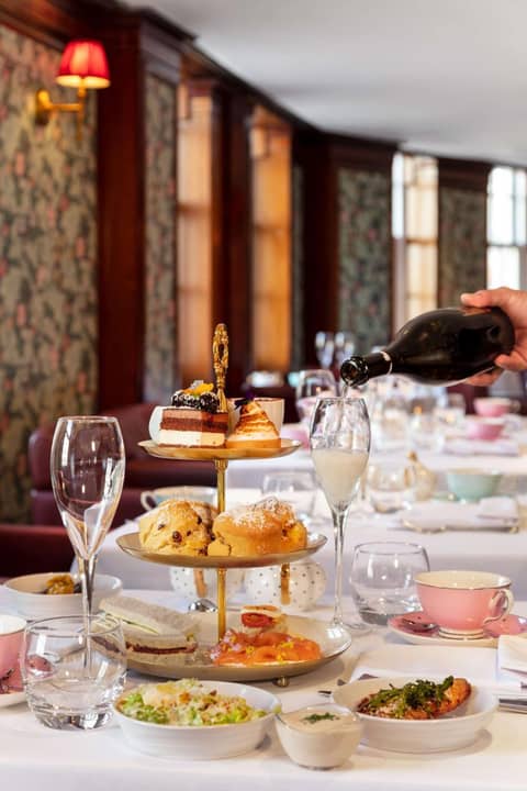 Radisson Blu Hotel, London Bond Street — breakfast buffet