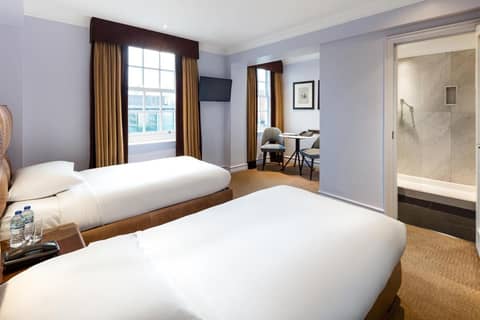 Radisson Blu Hotel, London Bond Street — hotel room