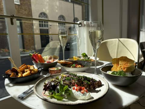 Radisson Blu Hotel, London Bond Street — breakfast buffet