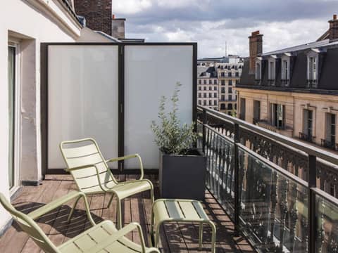 New Hotel Roblin — balcony