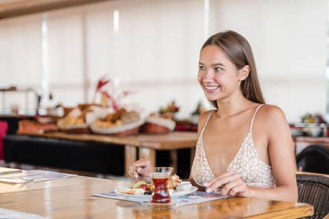 Far Life Hotel — dining
