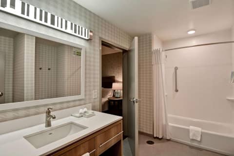 Home2 Suites By Hilton Tampa USF Near Busch Gardens — photo 8