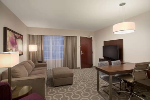 Embassy Suites by Hilton Washington D.C. Georgetown — hotel room