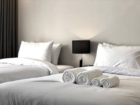 POR Daowadung — hotel room