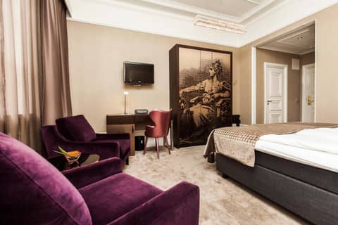 Elite Plaza Hotel — photo 8
