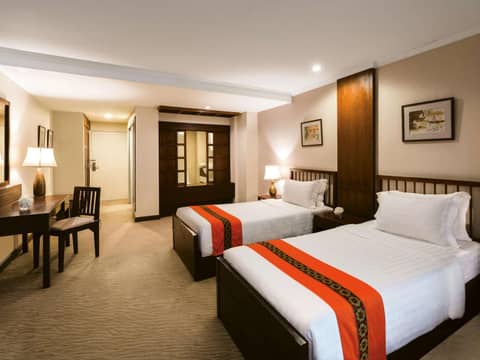Movenpick Suriwongse Hotel Chiang Mai — bedroom