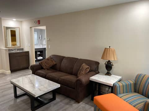Clayton Plaza Hotel & Extended Stay — photo 7