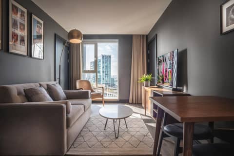 The Gate London City — living room
