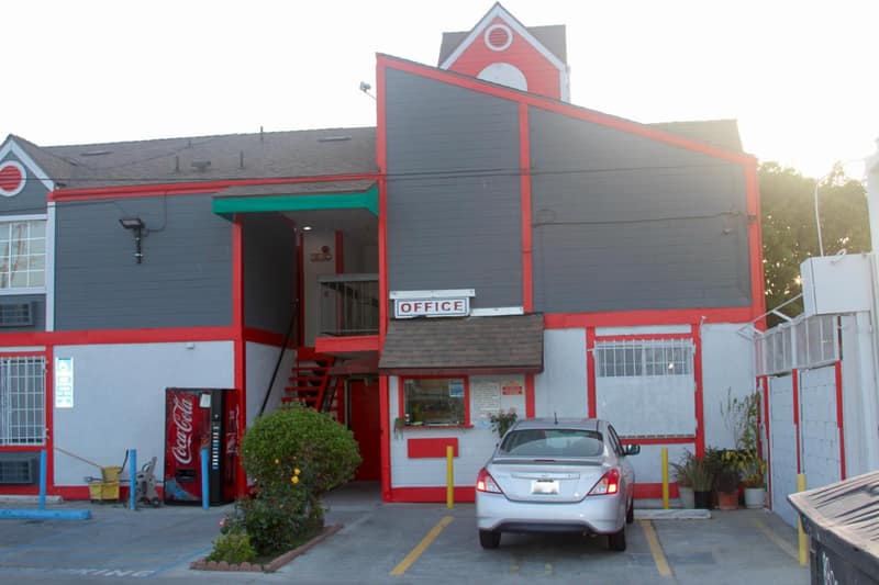 Broadway Inn Motel — building