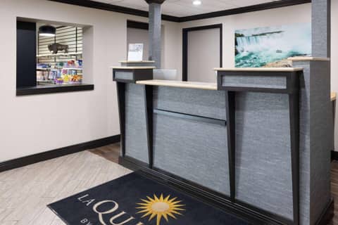 La Quinta Inn by Wyndham Buffalo Airport — photo 5