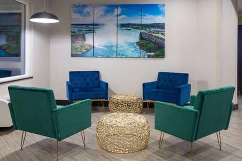 La Quinta Inn by Wyndham Buffalo Airport — photo 8