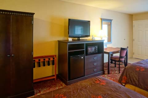 Castle Inn and Suites Anaheim — photo 5