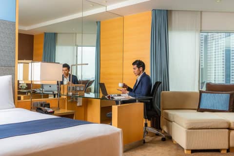Holiday Inn Bangkok Silom by IHG — photo 3