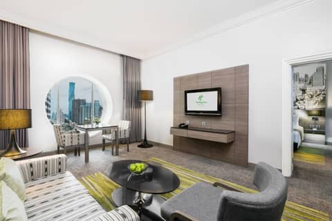 Holiday Inn Bangkok Silom by IHG — hotel room