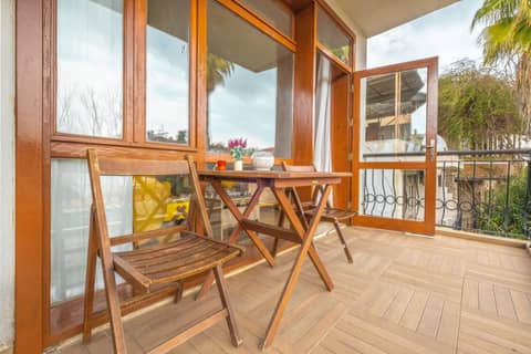 Old Town Deluxe Flats — balance & terrace
