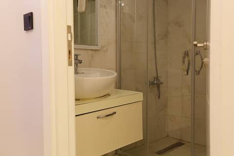 Galata King Suites — bathroom