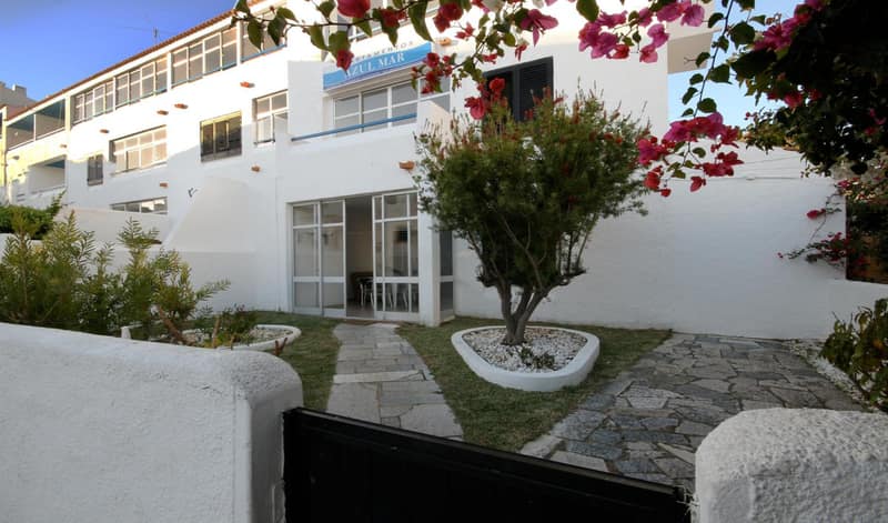 Apartamentos Azul Mar — building