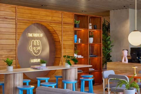 Blues Suites Medellín — recepcion & lobby