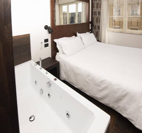 Domus Vista Castello — hotel room