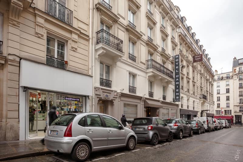 Hotel d'Amiens — building
