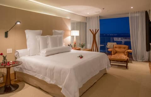 Emiliano Rio — hotel room