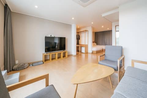 Heyy Seogwipo Hotel — hotel room